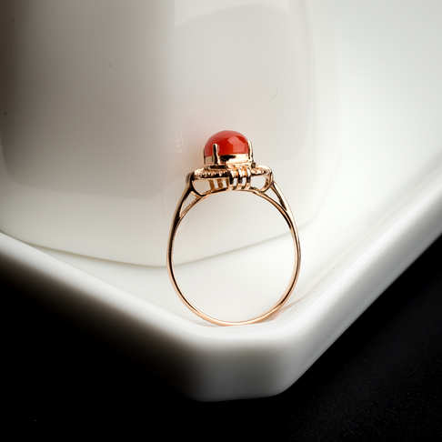 金镶钻阿卡红珊瑚戒指--红珊瑚-阿卡-B103416K11001
